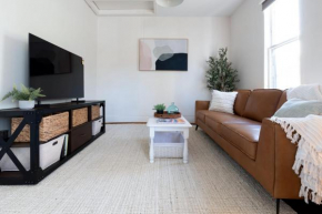Comfortable Urban Cottage with WiFi & Parking